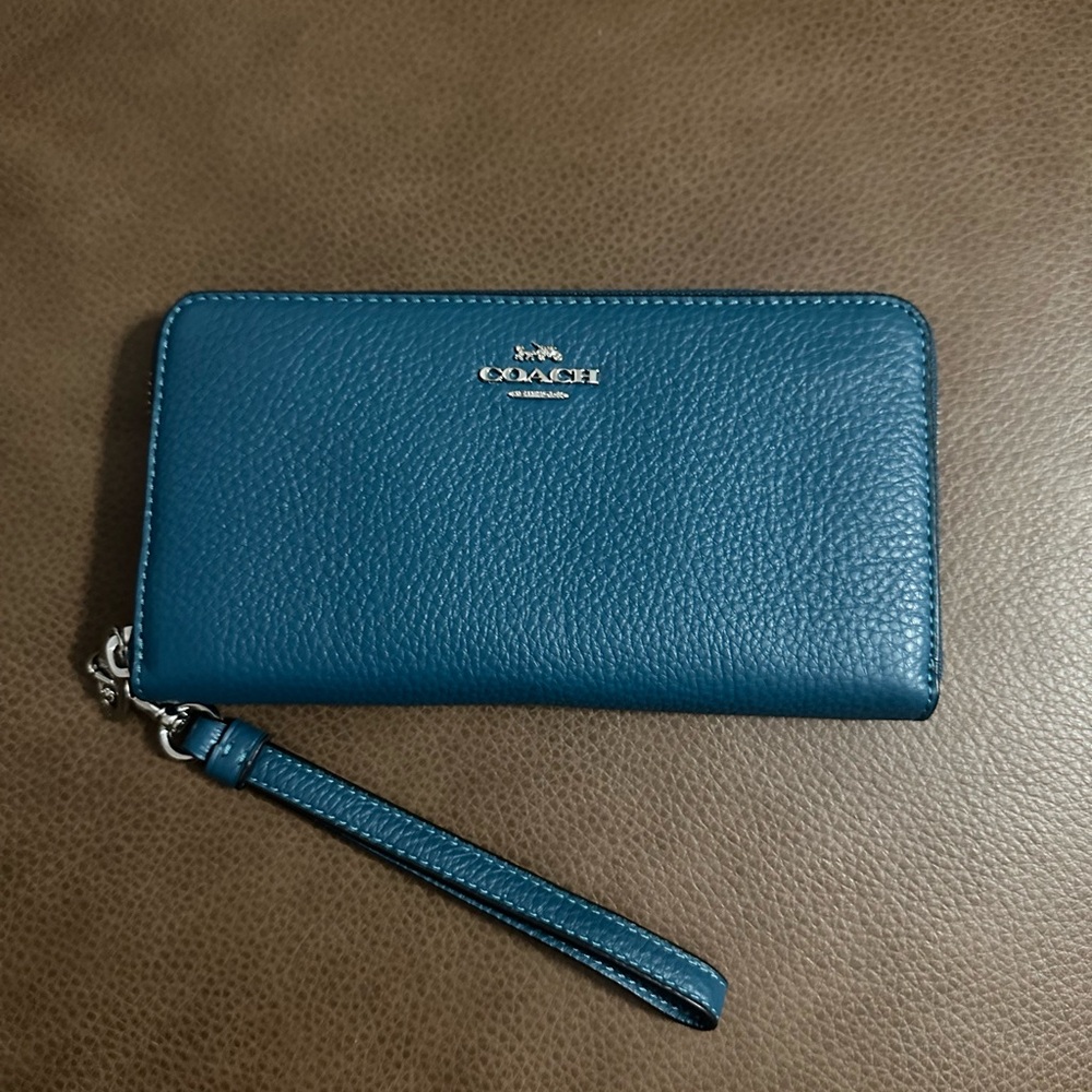 Coach Teal Pebbled Leather Zip Wristlet Wallet
